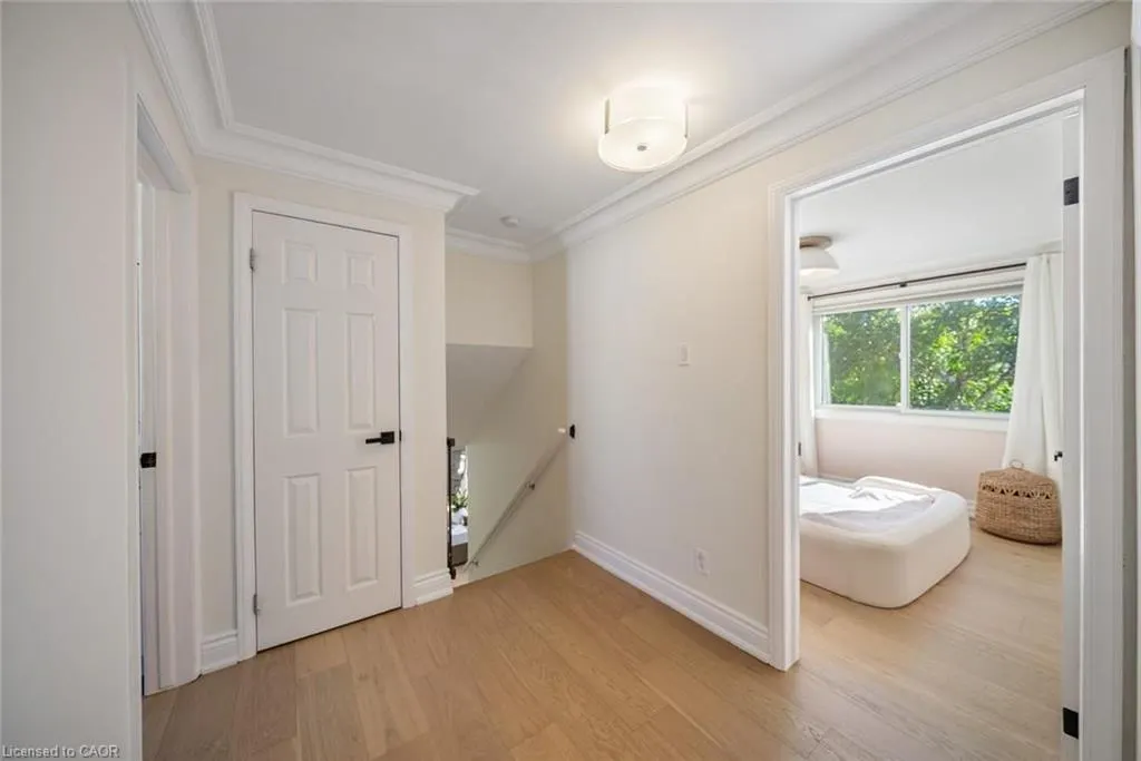 134 Fairwood Place W
