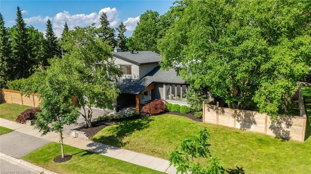 134 Fairwood Place W