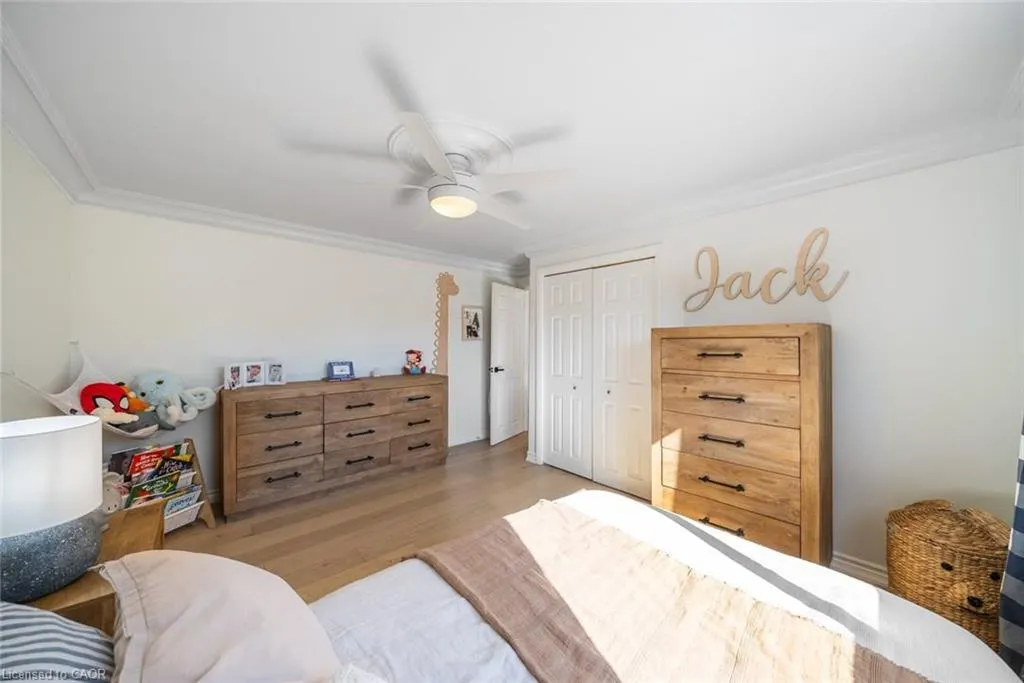134 Fairwood Place W