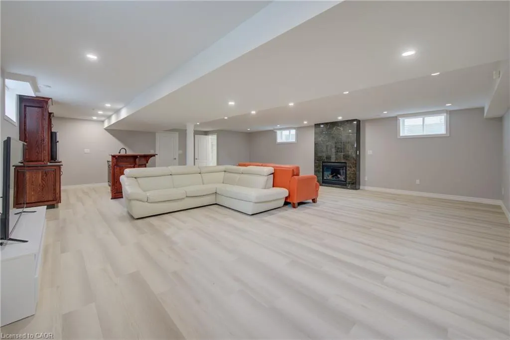 574 Clipper Drive