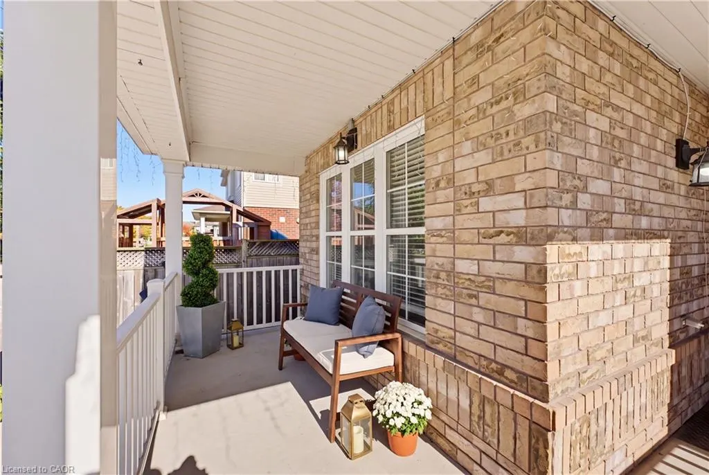 84 Holland Circle