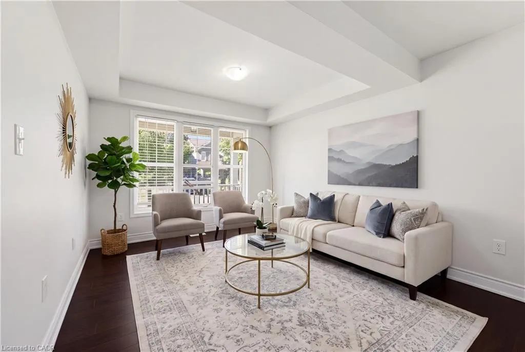 84 Holland Circle