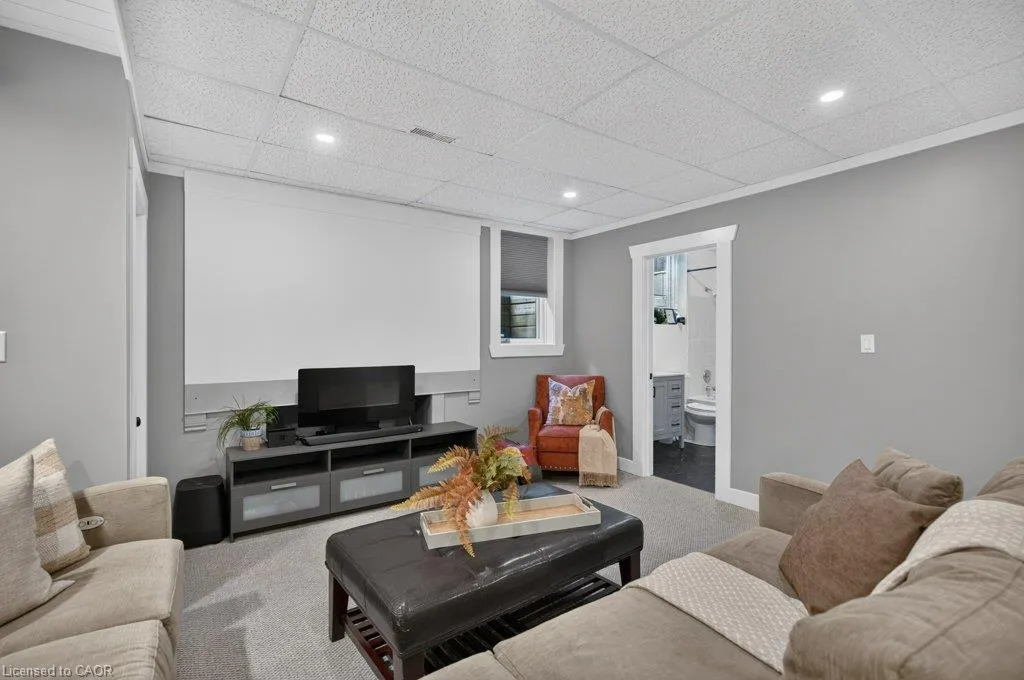 447 Golf Links Road