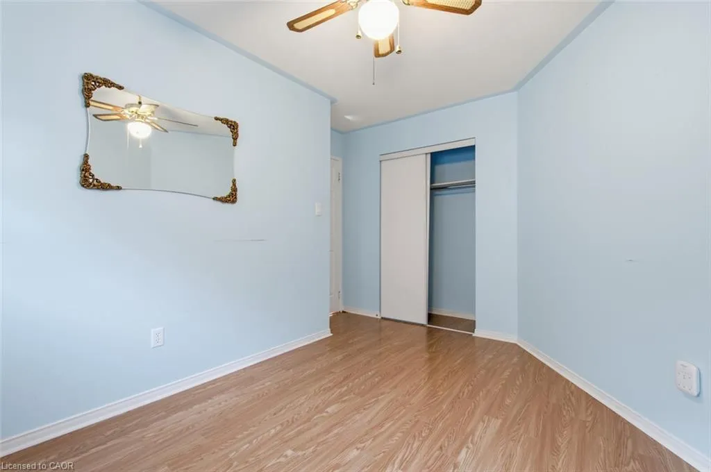 23 Madison Court W