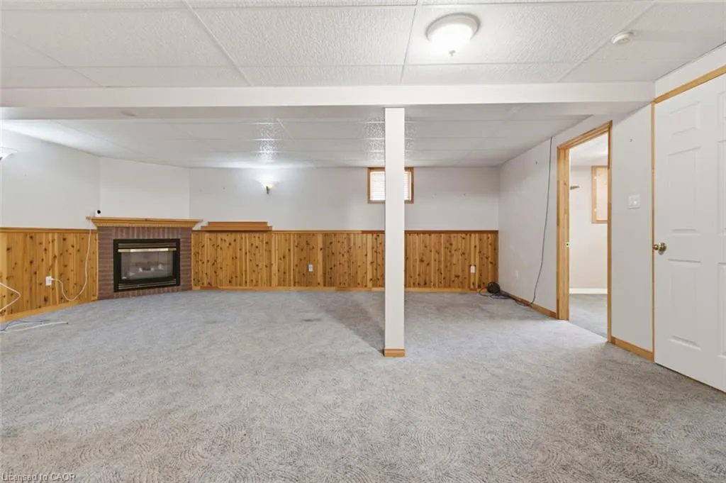 23 Madison Court W