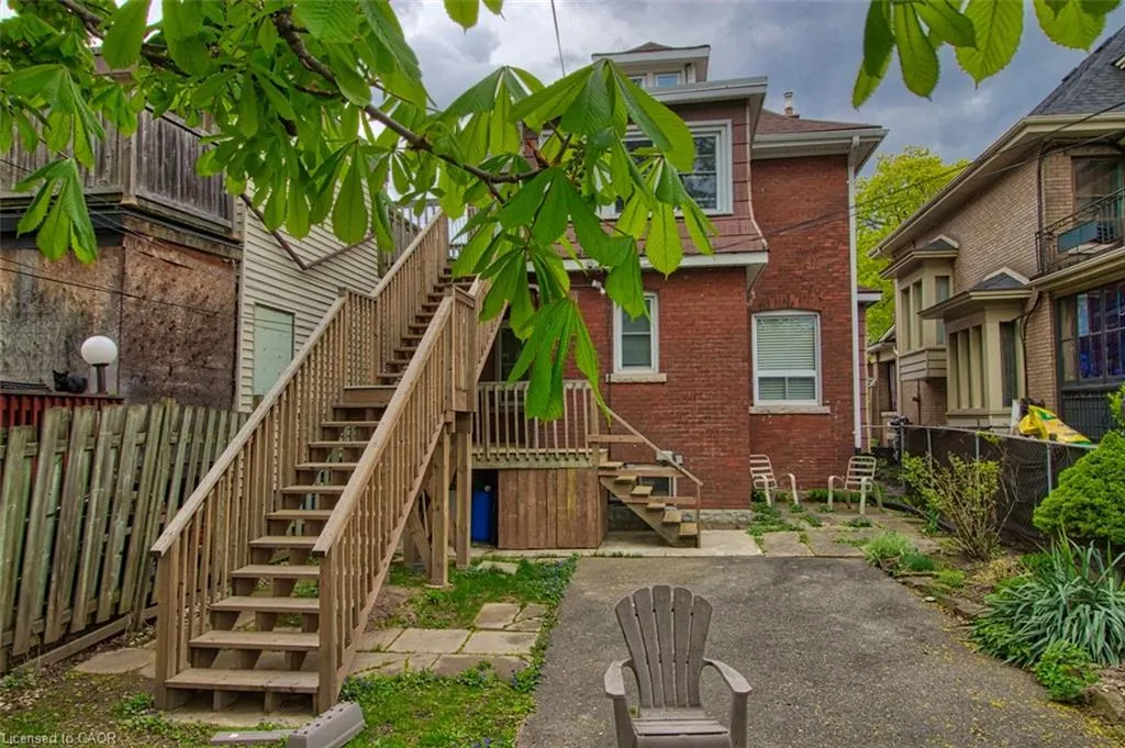 70 Spadina Avenue #2