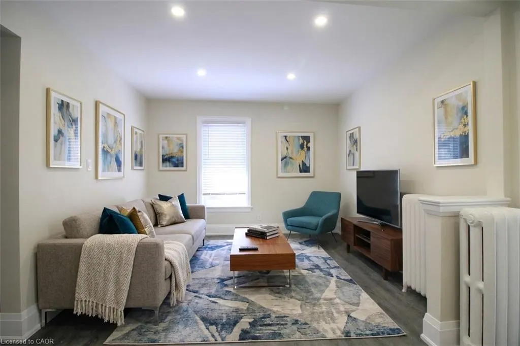 70 Spadina Avenue #2
