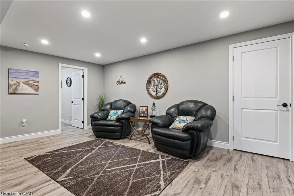 729 6th Concession Rd Enr