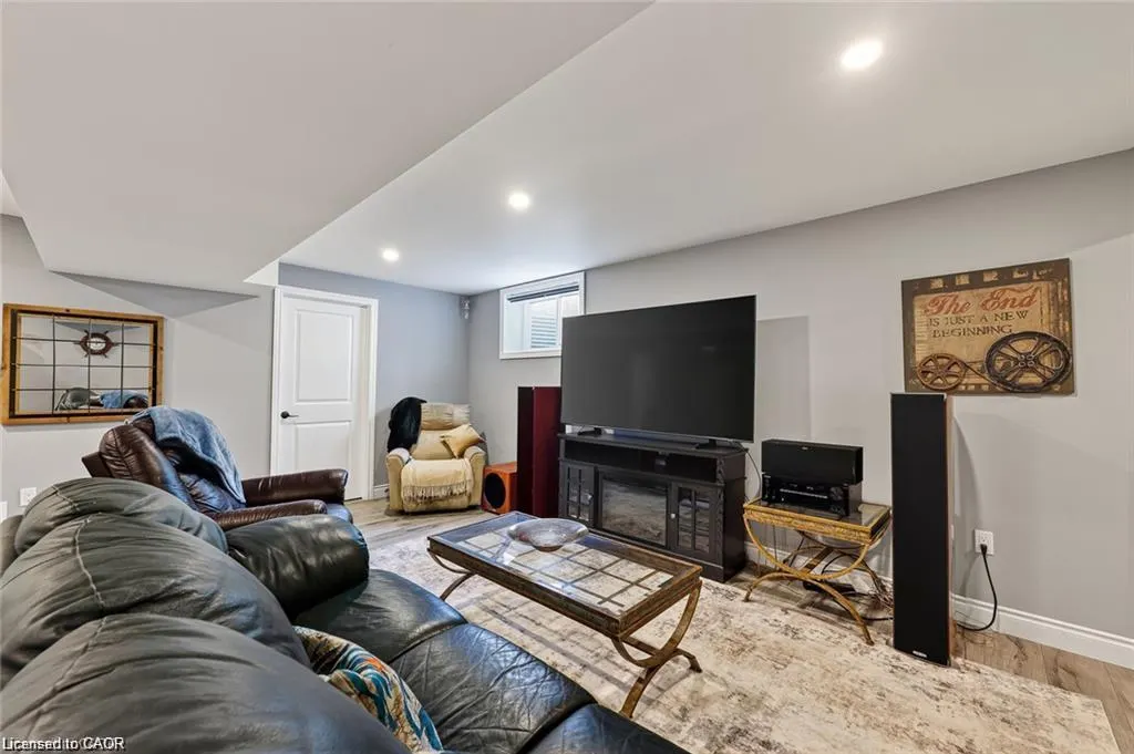 729 6th Concession Rd Enr