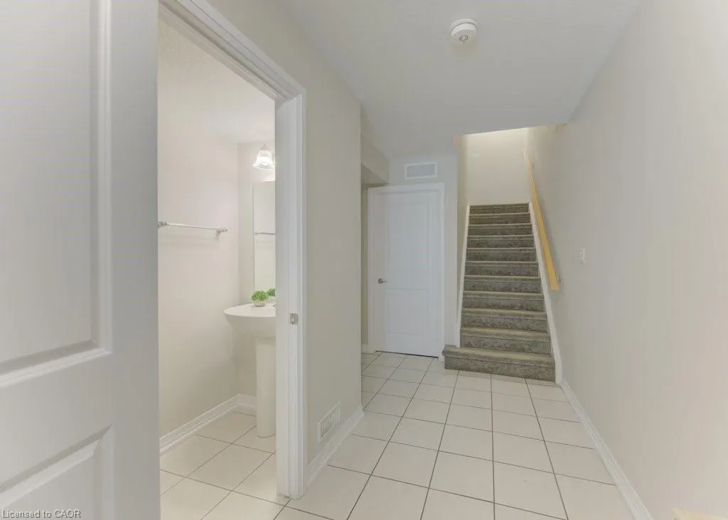 35 Bank Swallow Crescent