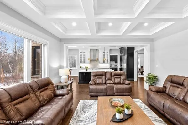 147 Ambrous Crescent