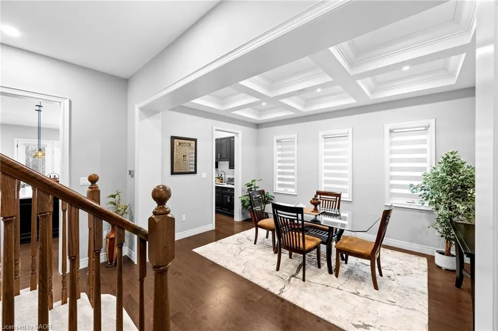 147 Ambrous Crescent