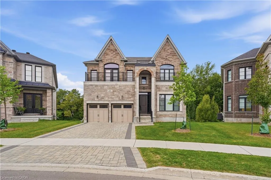 147 Ambrous Crescent