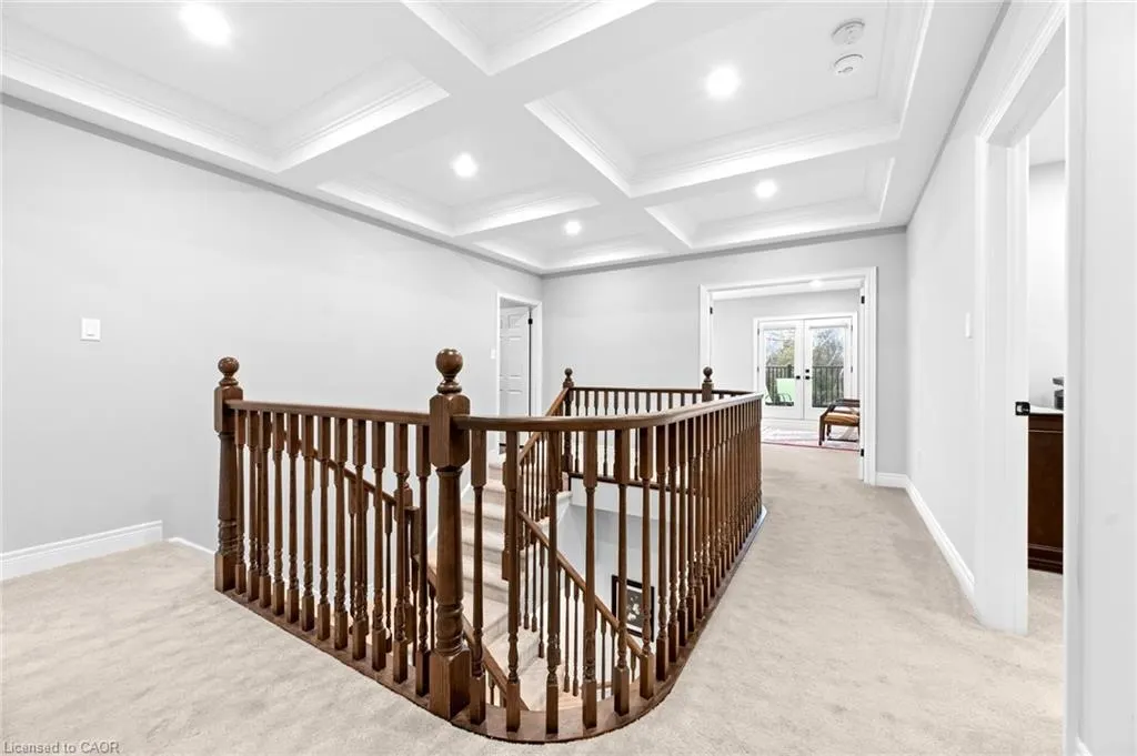 147 Ambrous Crescent