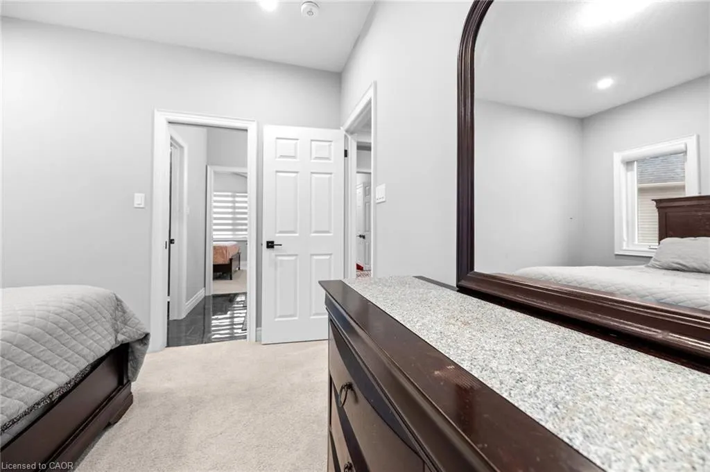 147 Ambrous Crescent