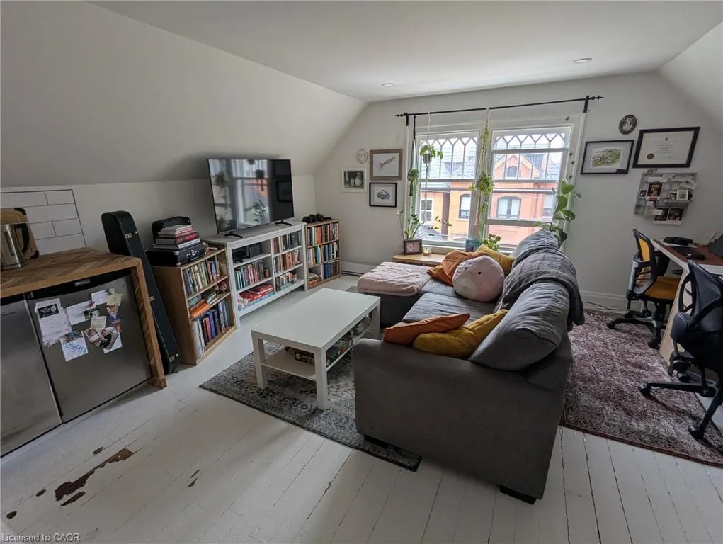 209 George Street #3