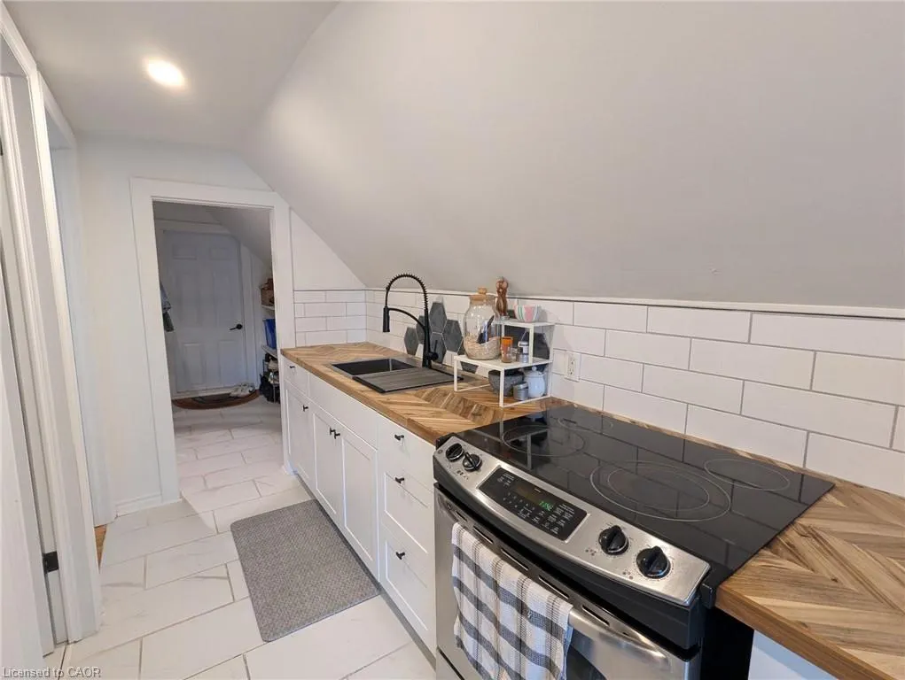209 George Street #3