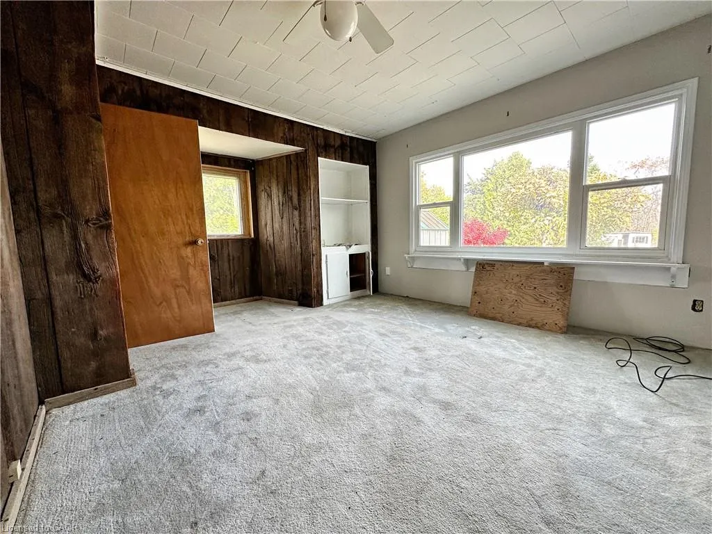 49 Ridge Road E