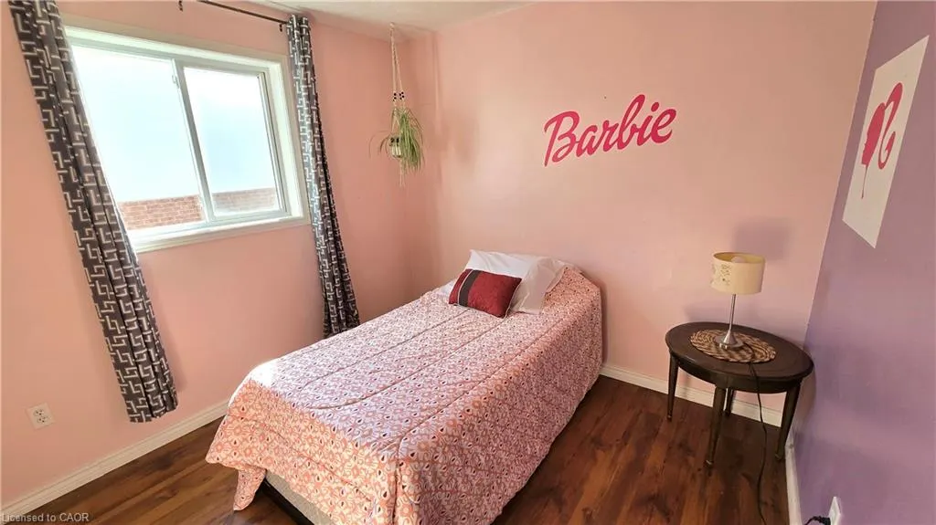 7 Jade Court
