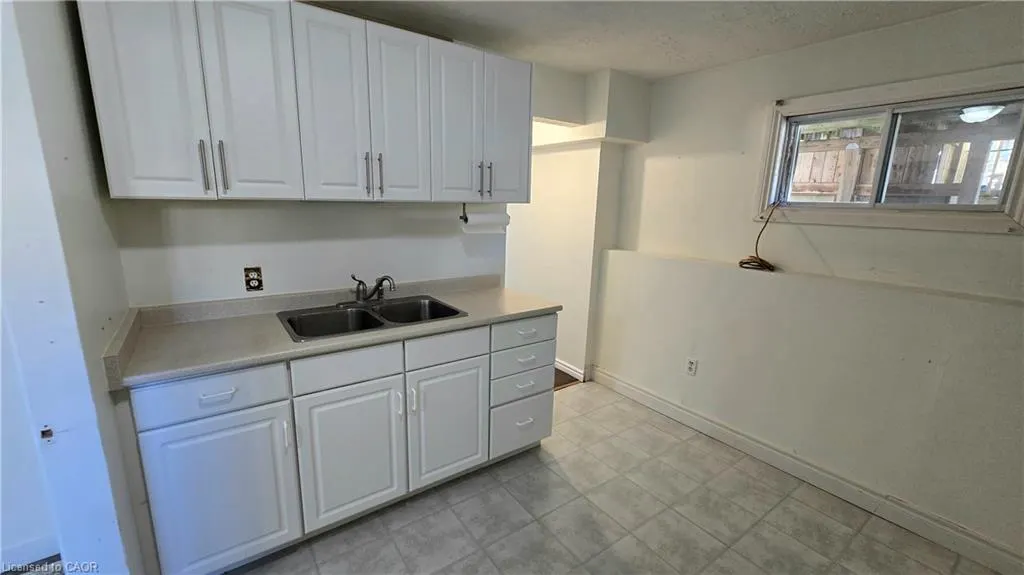7 Jade Court