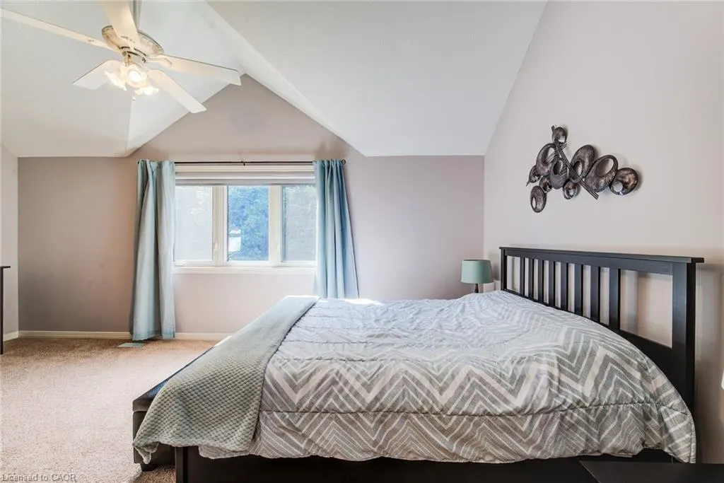 39 Oliver Court SE