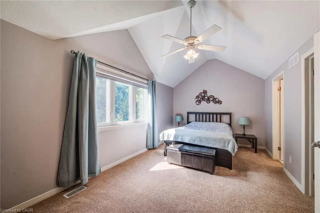 39 Oliver Court SE