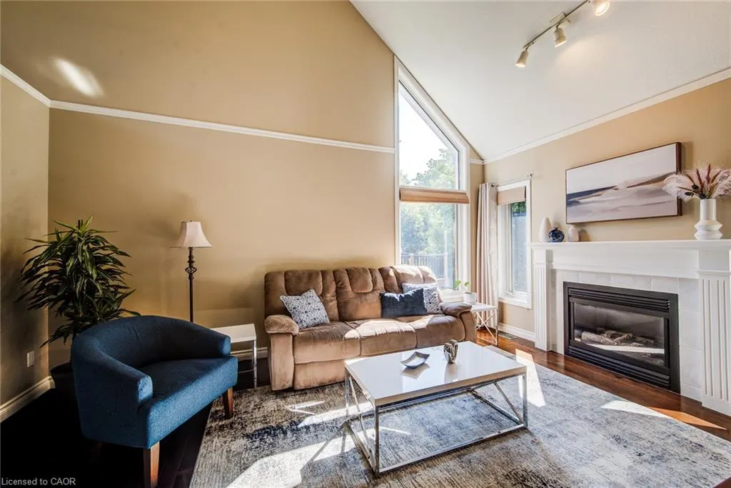 39 Oliver Court SE