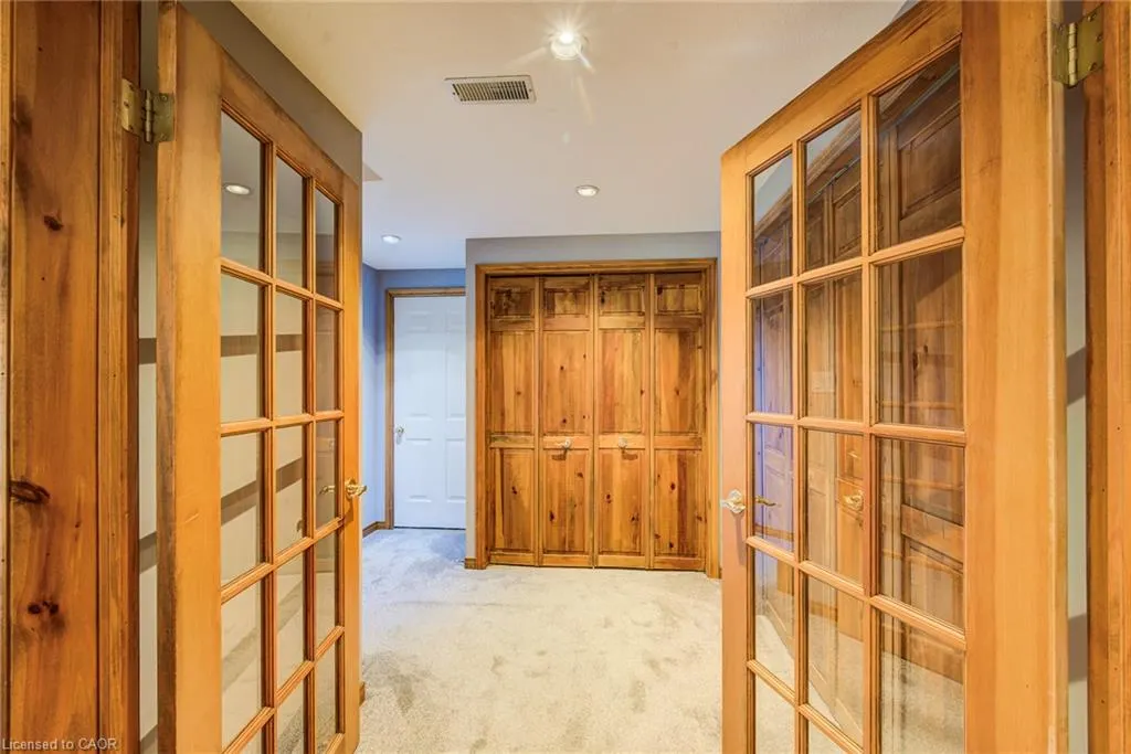 39 Oliver Court SE