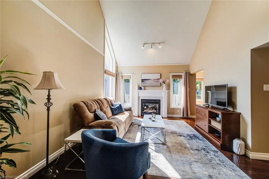 39 Oliver Court SE