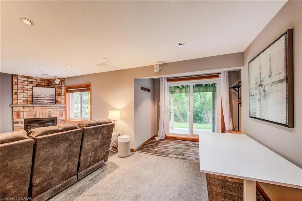 39 Oliver Court SE