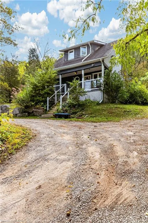 211 Main Street W