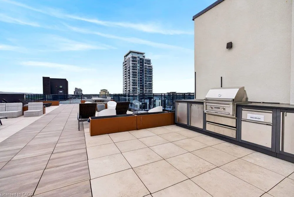 10 Concord Place #209
