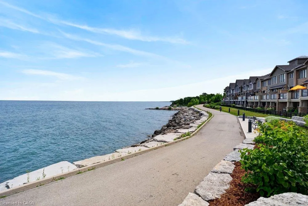 10 Concord Place #209