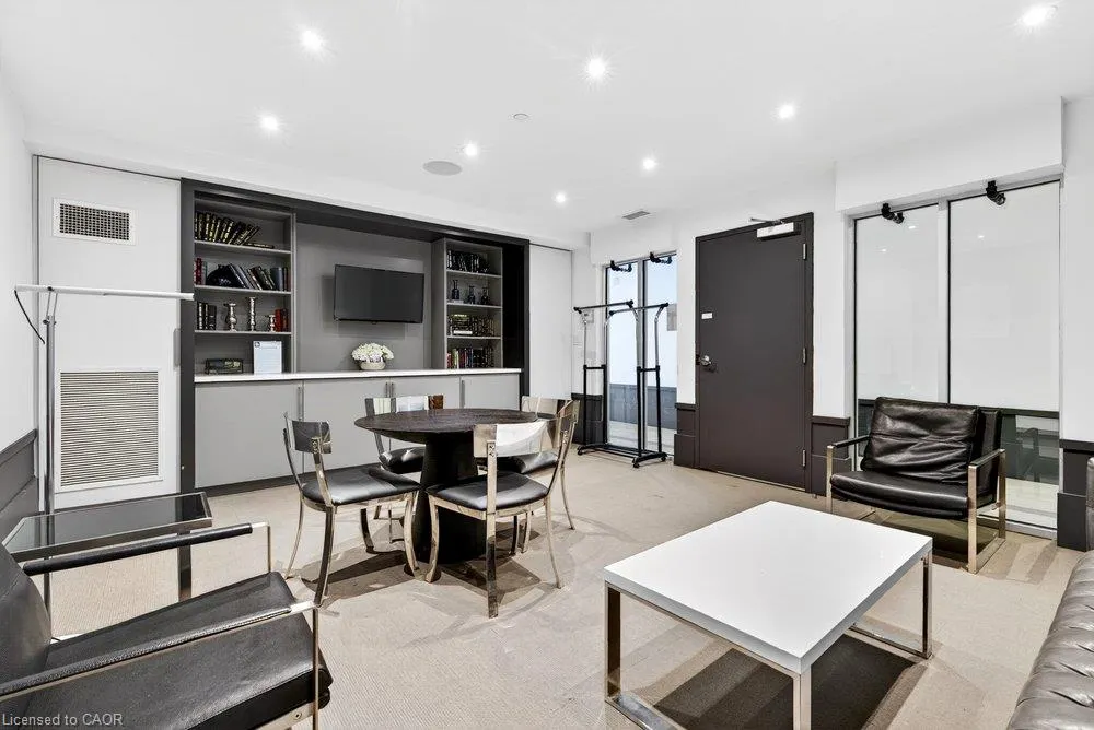 10 Concord Place #209