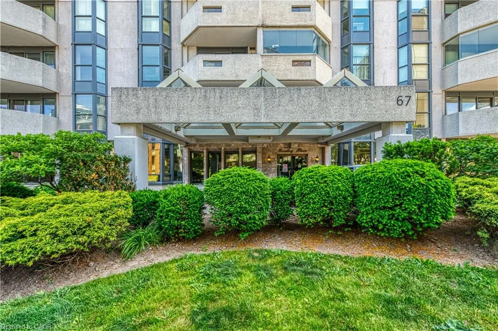 67 Caroline Street S #203