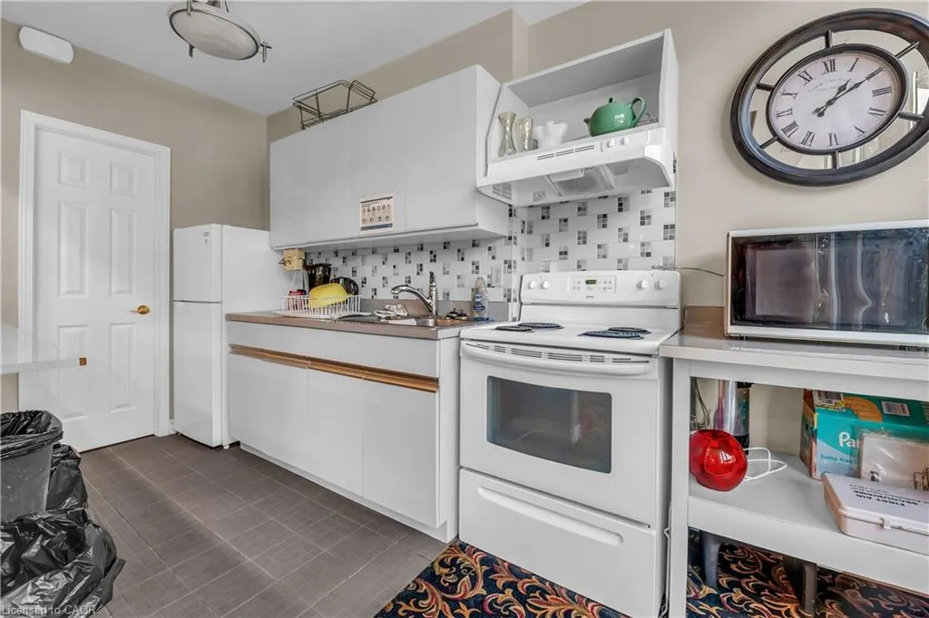 67 Caroline Street S #203