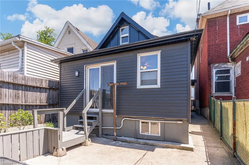 127 Barnesdale Avenue N