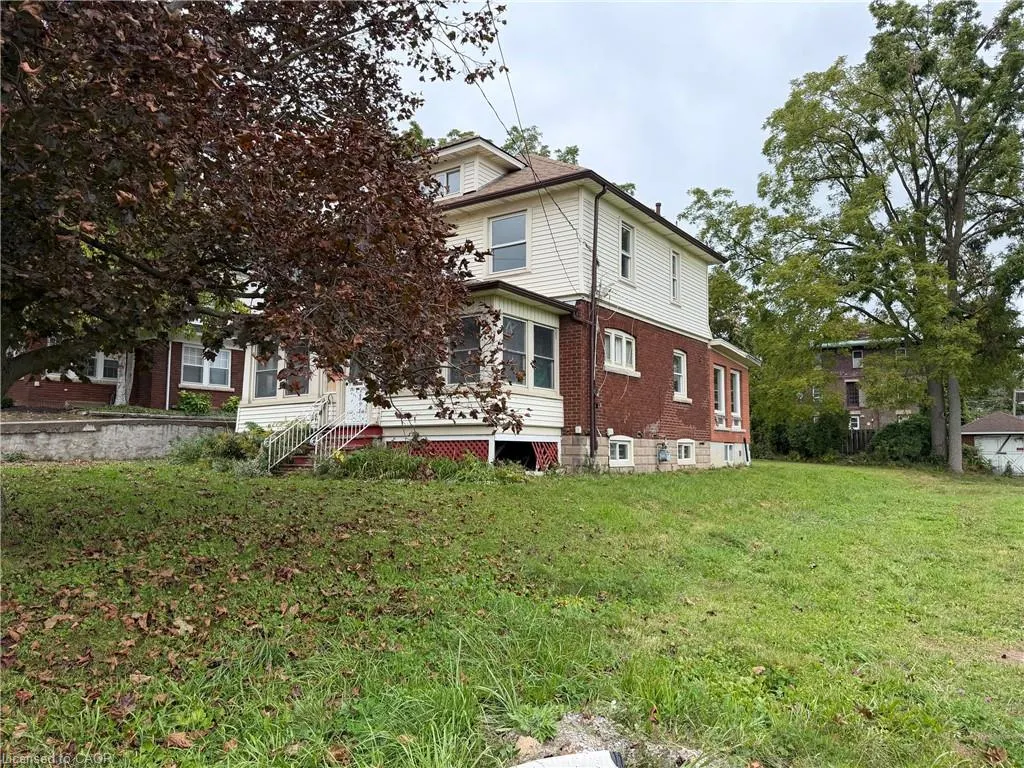 4445 John Street