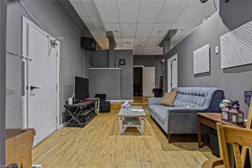 71 Main Street E