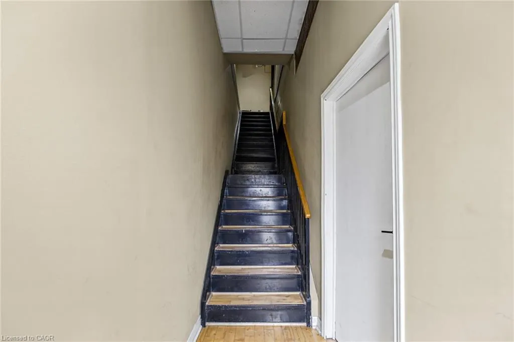 71 Main Street E