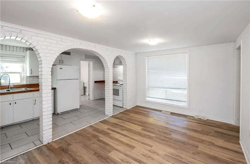 292 Fares Street