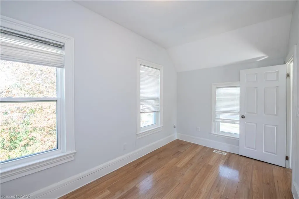 292 Fares Street