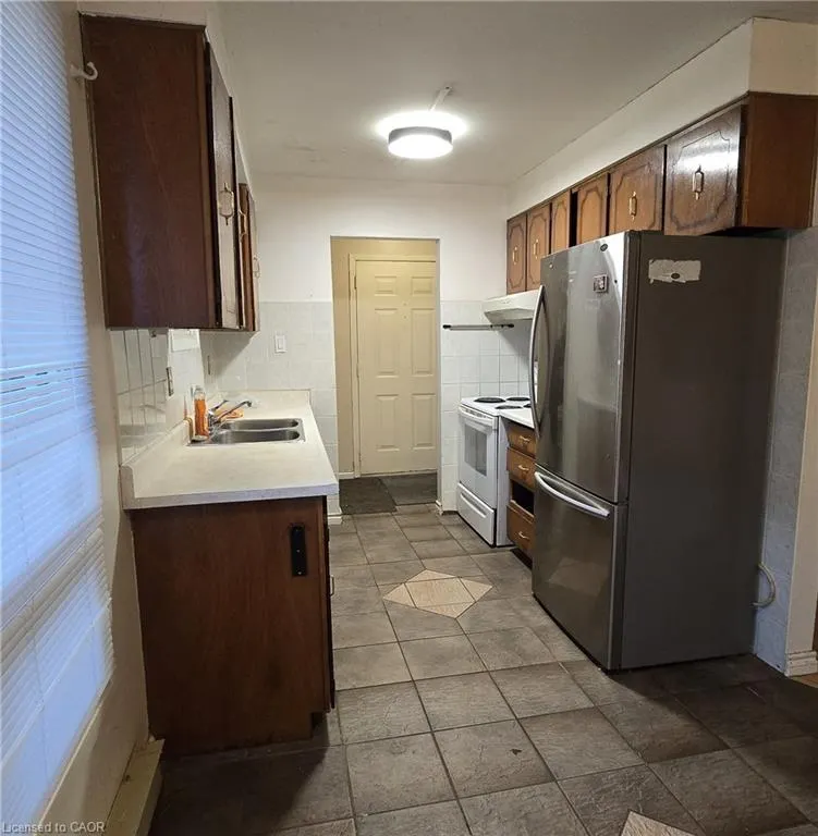 11 Debby Crescent