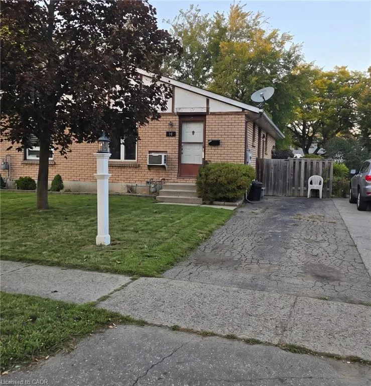 11 Debby Crescent