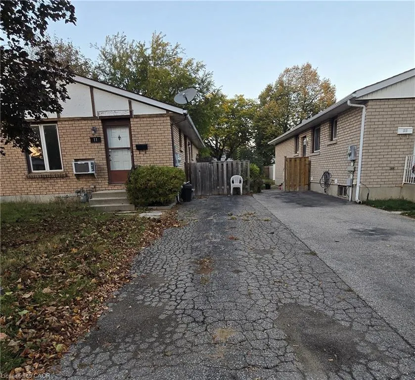 11 Debby Crescent