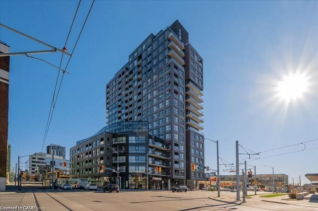 1 Victoria Street #811