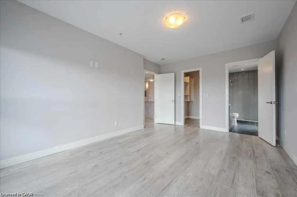 1 Victoria Street #811