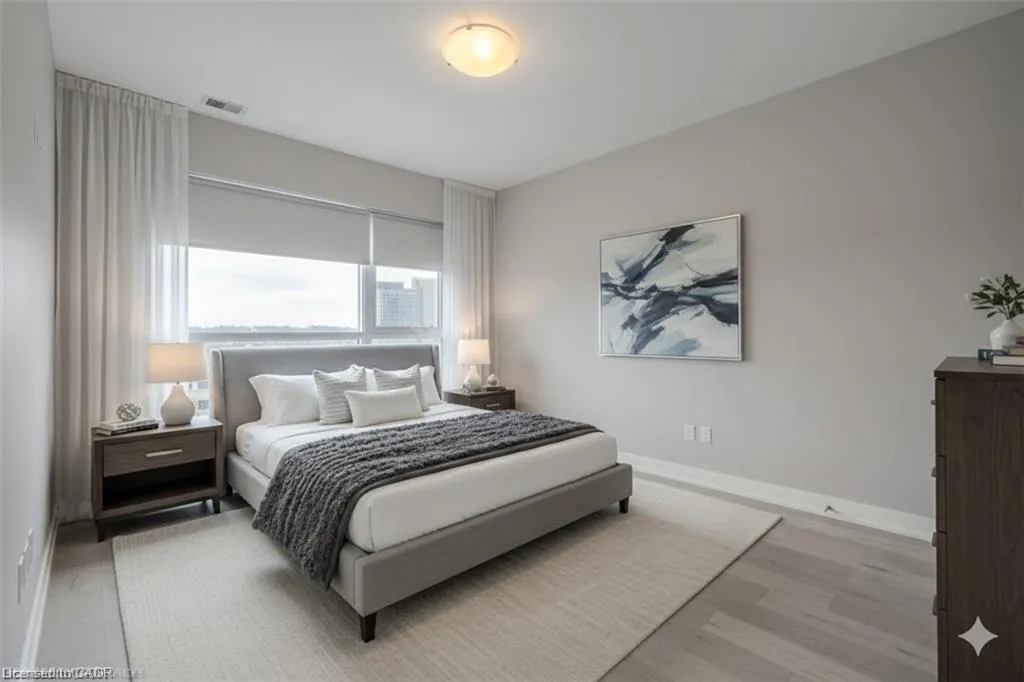 1 Victoria Street #811