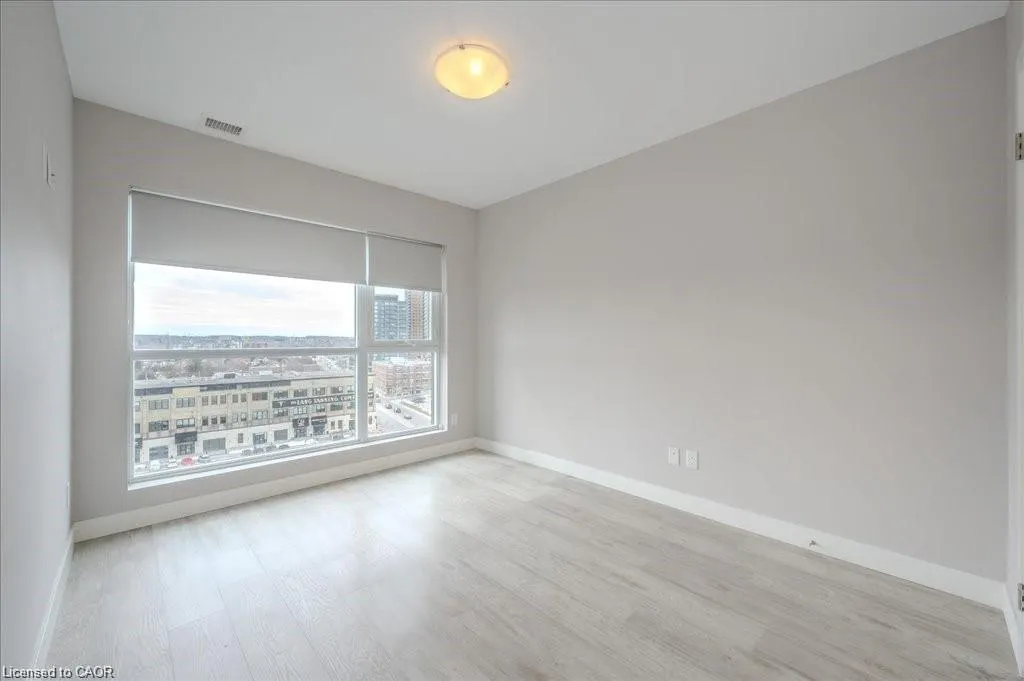 1 Victoria Street #811
