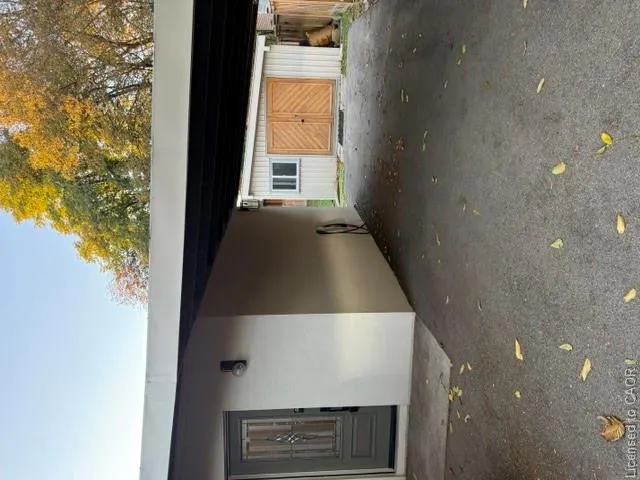121 Paisley Boulevard E